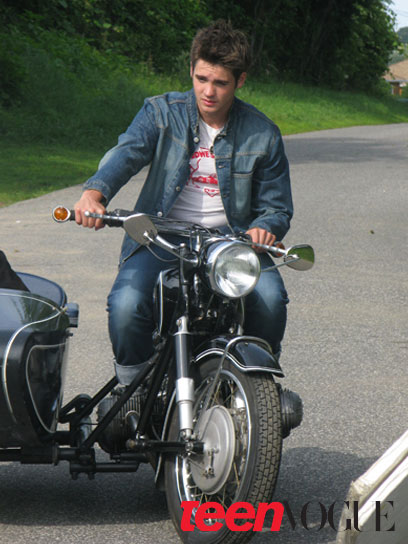 Steven R McQueen was featured in Teen Vogue's Young Hollywood edition 2009